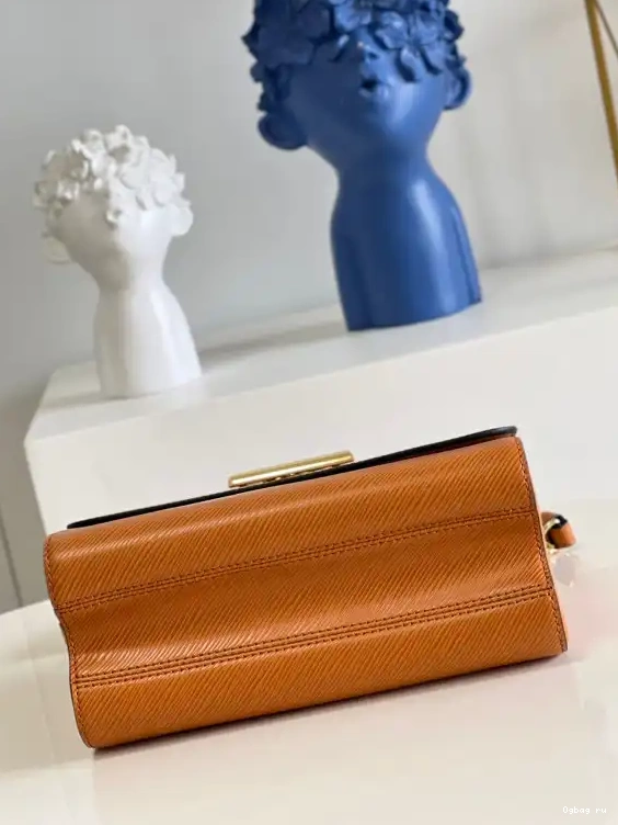 LOUIS VUITTON TWIST MM 0518
